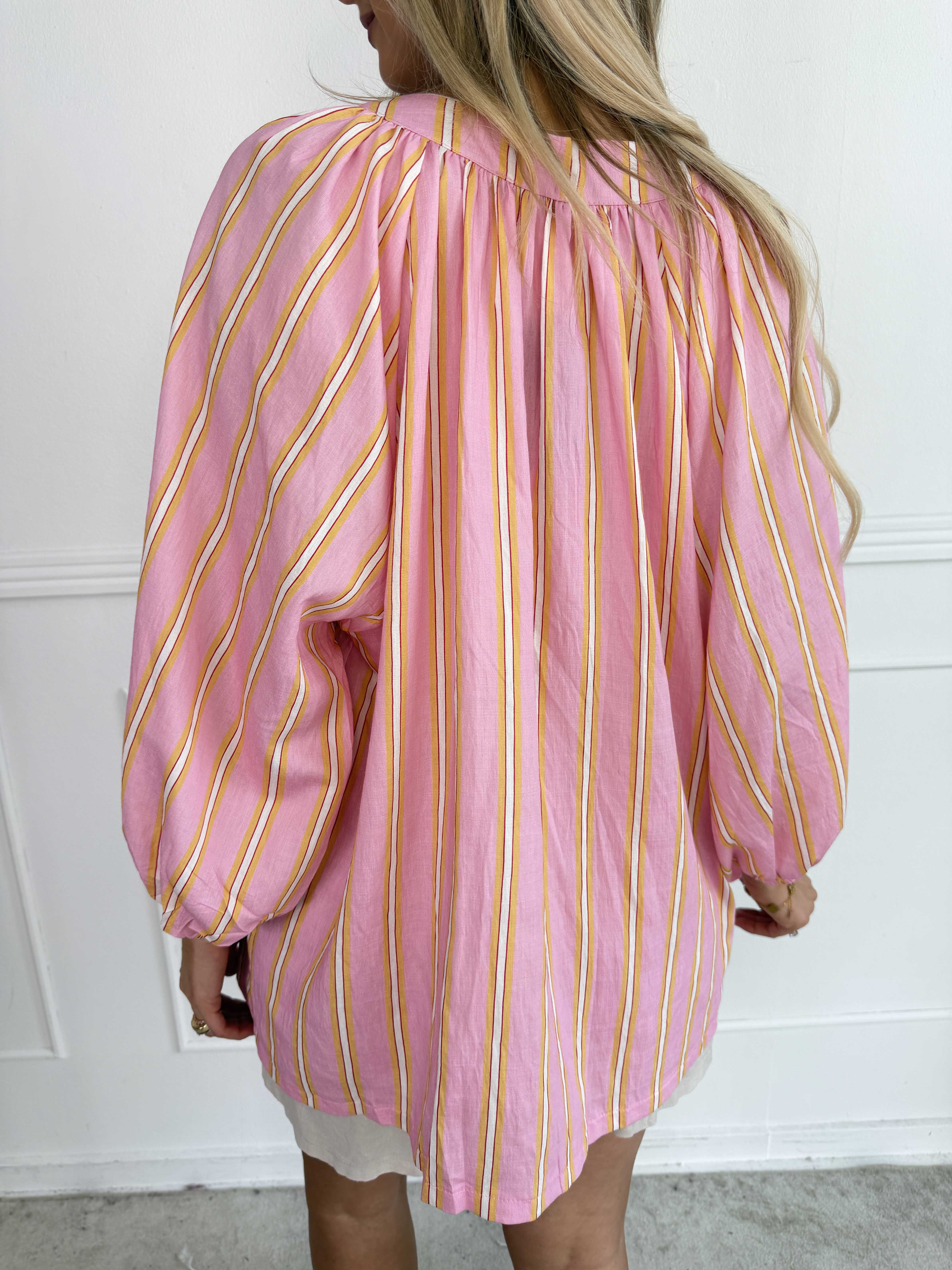 Amidala Shirt - Randig plus size tunika i en lätt viskosblandning med vackra ballongärmar